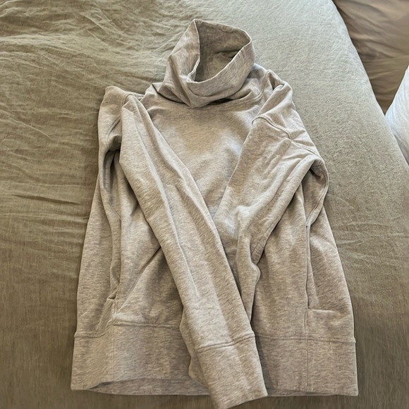 Lululemon sweatshirt - Picture 1 of 3